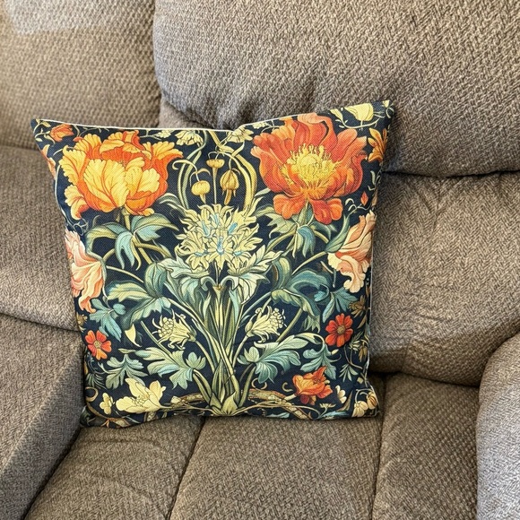 4/Floral and Bird Patterned Throw Pillow Set - Picture 8 of 10